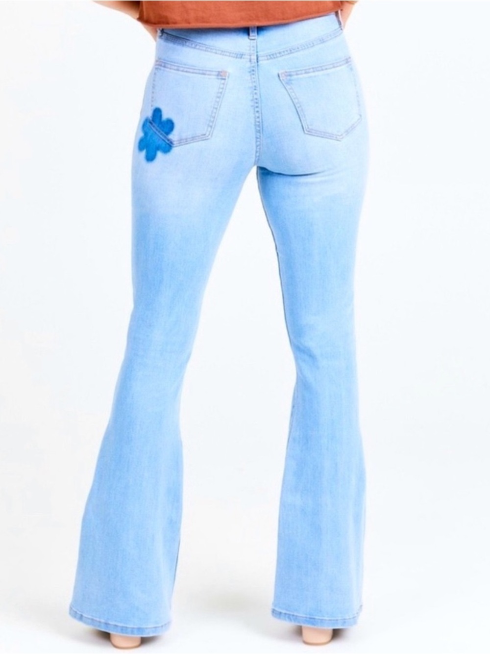 Altar’d State Light Wash Flared Jeans Size:28/7
